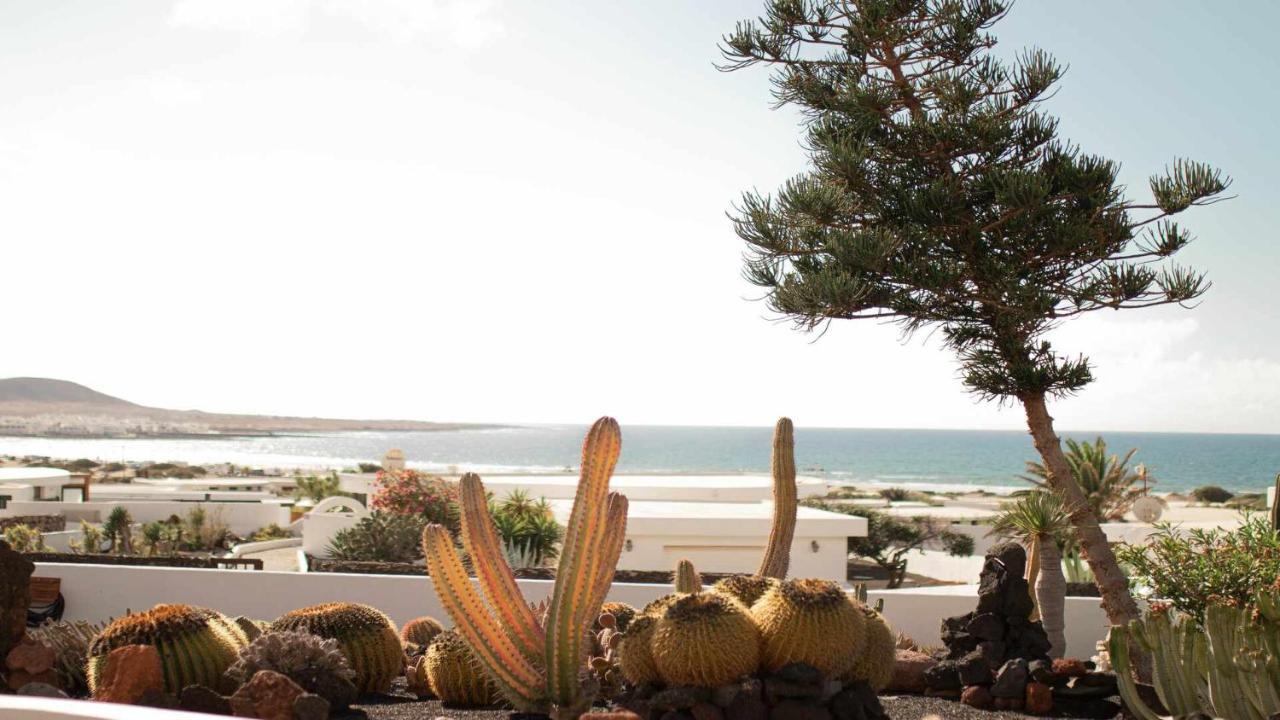 Bungalow Allende Famara Con Piscina Privada Y Ac Εξωτερικό φωτογραφία