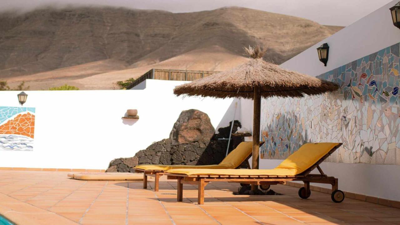 Bungalow Allende Famara Con Piscina Privada Y Ac Εξωτερικό φωτογραφία